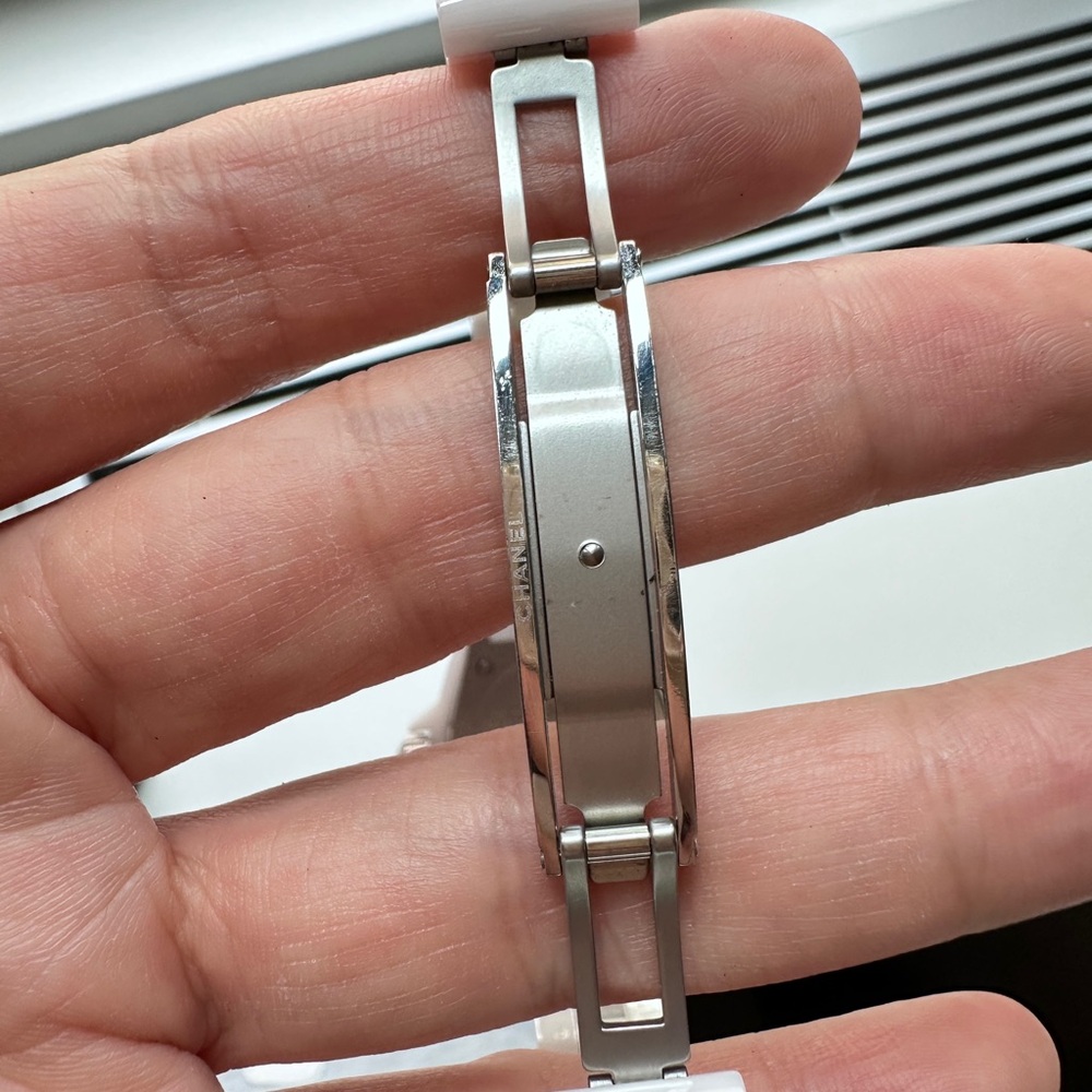 CHANEL J12 White Ceramic Diamond Watch, 29mm - Picture 8 of 15